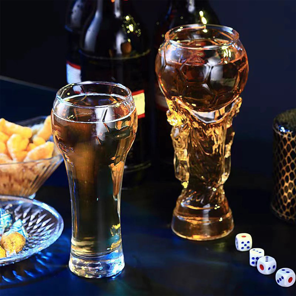 Bierglas in Pokalform 600 ml — Fußball-Design, spülmaschinenfest