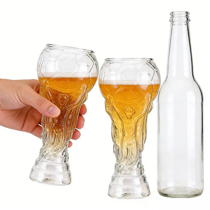 Bierglas in Pokalform 600 ml — Fußball-Design, spülmaschinenfest